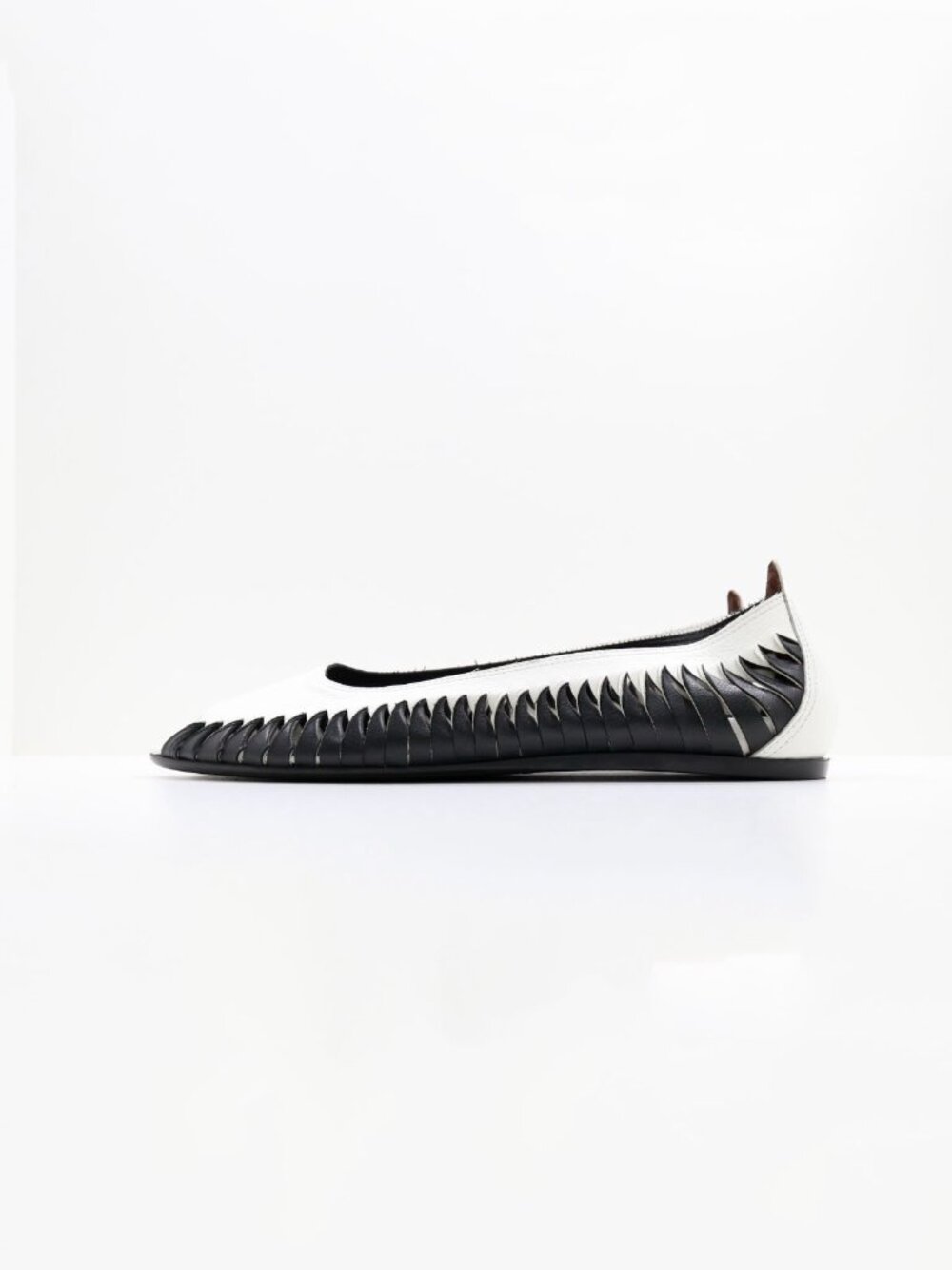 Donald Pliner Black & White Laser-Cut Leather Peep Toe Ballet Flats - 10